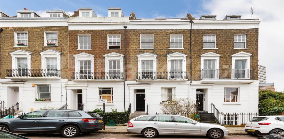 			STUNNING 3 BED WITH ROOF TERRACE & VIDEO VIEWING AVAILBLE!, 3 Bedroom, 1 bath, 1 reception Flat			 Stratford Villas, CAMDEN SQUARE